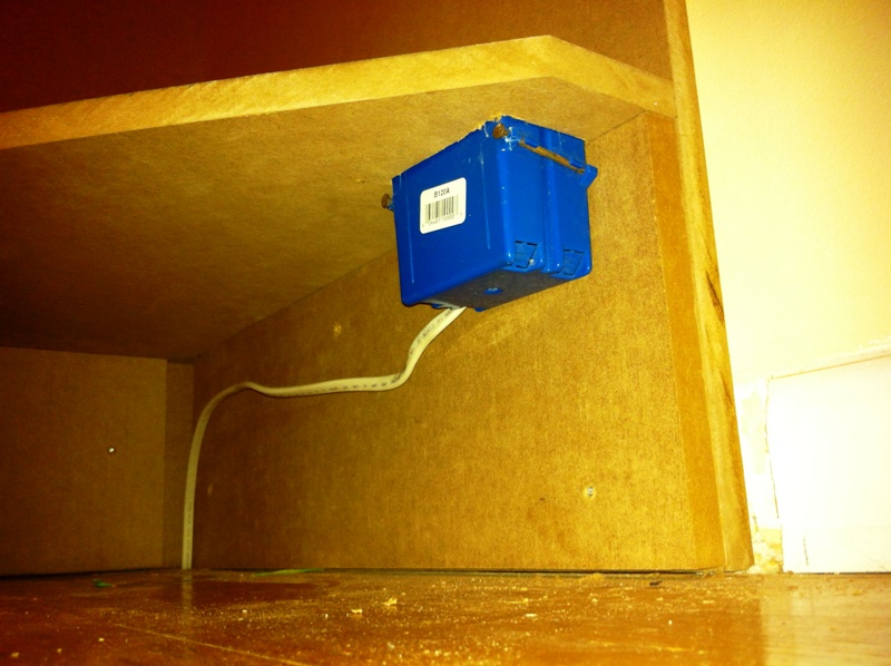 Corner cabinet outlet box